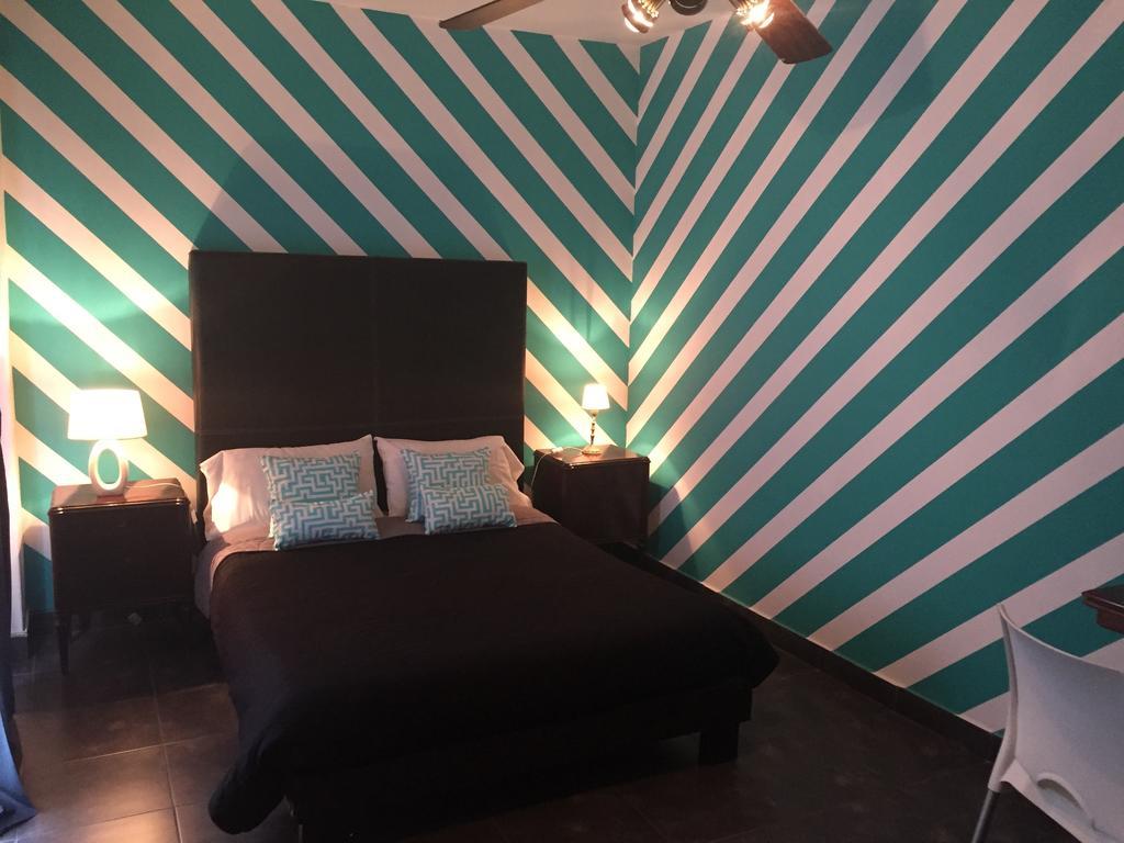 Defensa 821 Bed And Breakfast Buenos Aires Ngoại thất bức ảnh